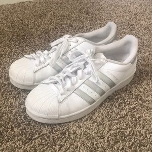 Adidas superstars